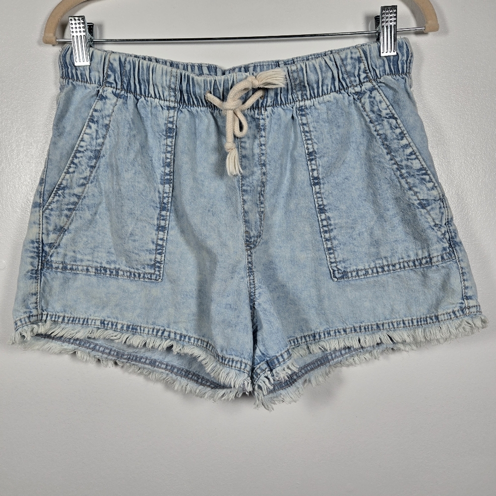Celebrity Pink Blue Acid Wash Frayed Hem Pull On Chambray Shorts Size Small